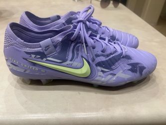 Soccer cleats