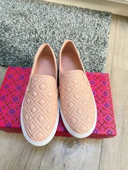 Tory burch  quilted Leather slip on size 6  - New