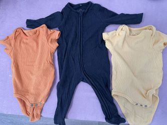 Mori, 2 onesie 3-6m and 1 baby jumpsuit 3m