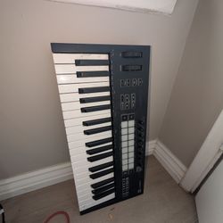 Launch Key 37