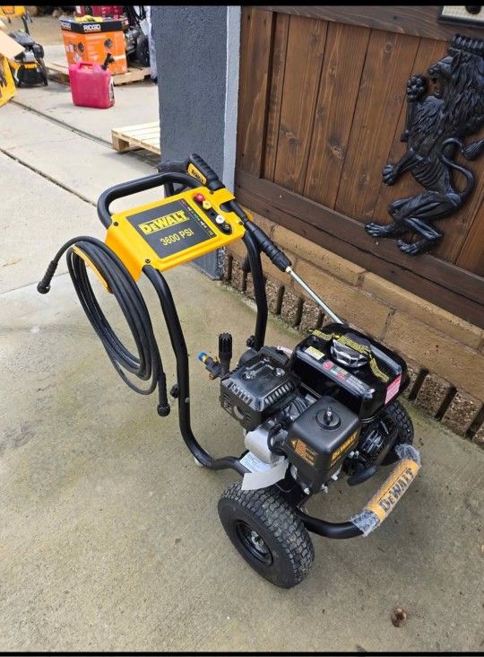 Dewalt 3600psi Gas Pressure Washer 