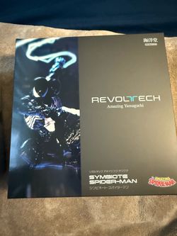 Revoltech symbiote spiderman