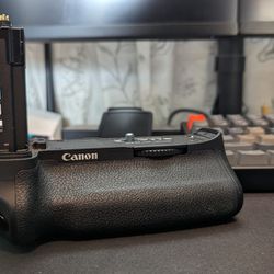 Canon EOS 5D Mark IV - BG-E20 Battery Grip