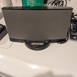 Bose Speaker With Aux Port 