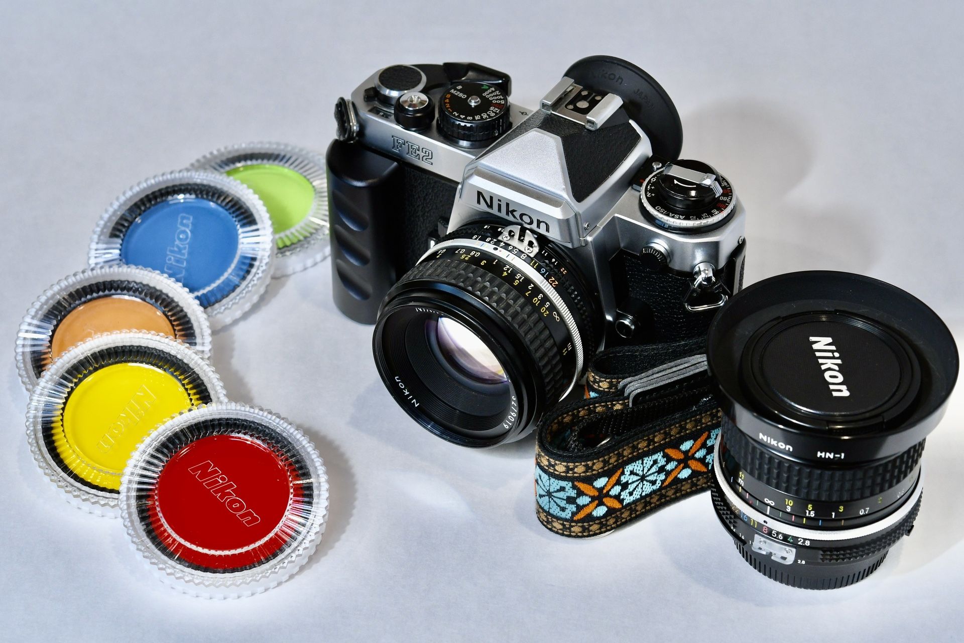 Nikon FE2 Lens & Filter Kit With Manual