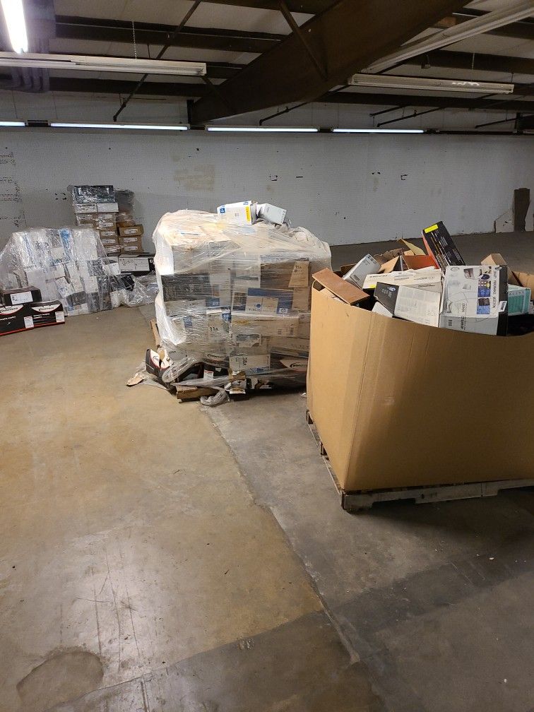 3 Pallets Of New And Used Toner Cartridges