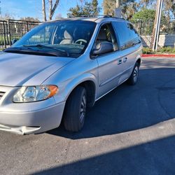 2001 Chrysler Voyager