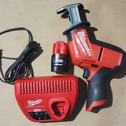 Milwaukee M12 Fuel Hacksaw W/2.0 Battery & Charger