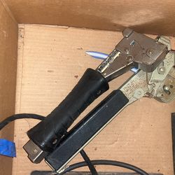 Carpet Tracker, Trowel For Seems