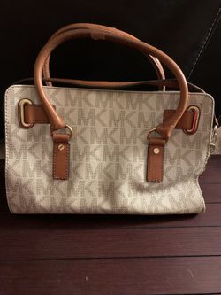 Micheal kors purse