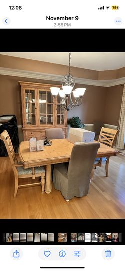 Dining Room With 6 Chairs And Display Cabinet