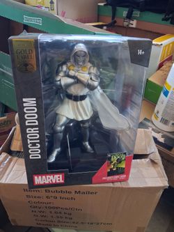 McFarlane Toys Marvel Doctor Doom Gold Label Chase White Cloak Variant
