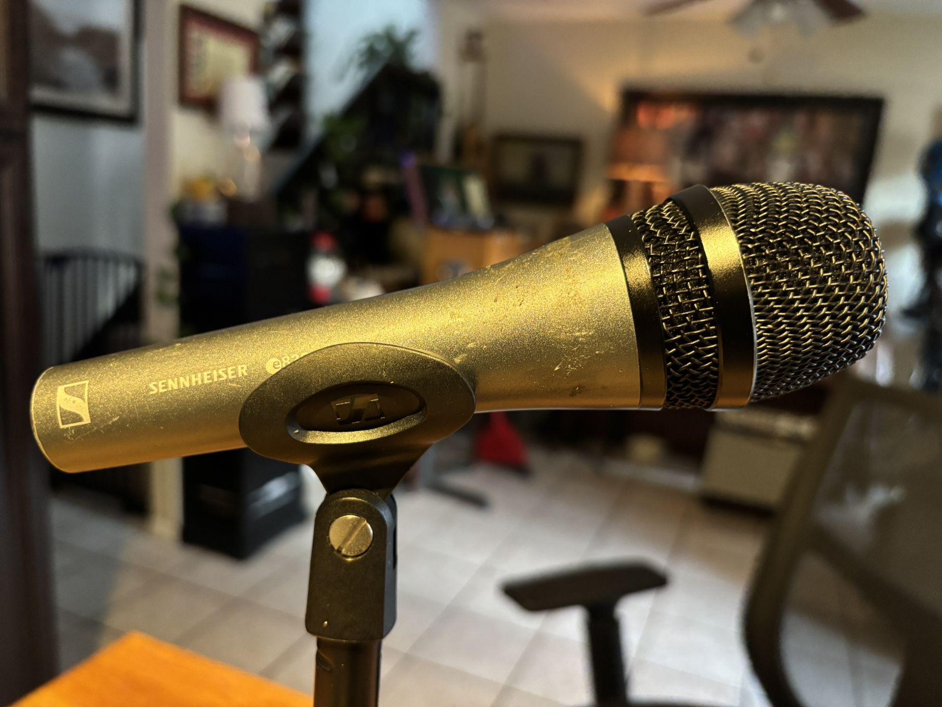 Dynamic Microphone Sennheiser E835 With Stand