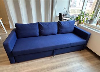 Free Delivery Today! Cleaned ! Beautiful sofa couch with pullout bed and storage underneath! No stains or rips