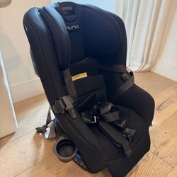 Nuna RAVA™ Next Convertible Car Seat