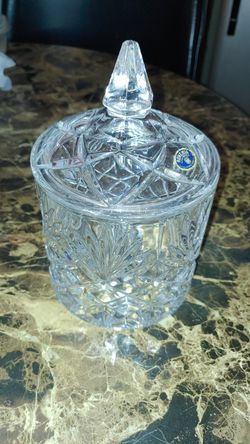 Over 24% Lead crystal biscut\candy jar with lid