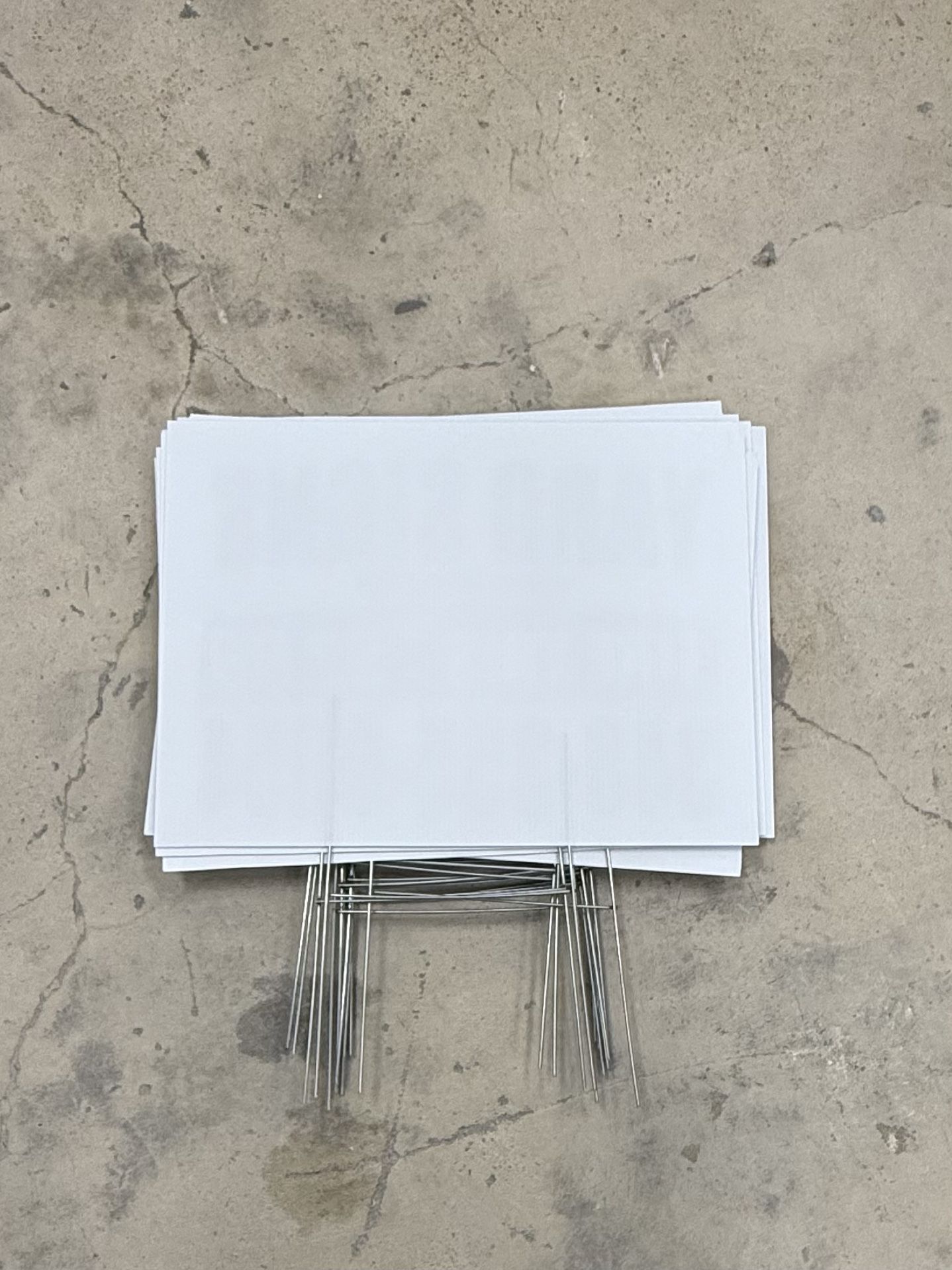 25pc YARD SIGN & STAKES