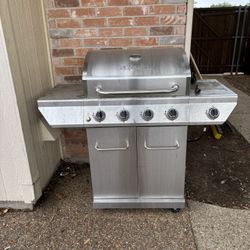 4 Burner Gas Grill With Propane Tank