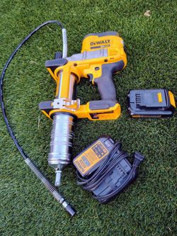 Engrasadora dewalt como nueva
