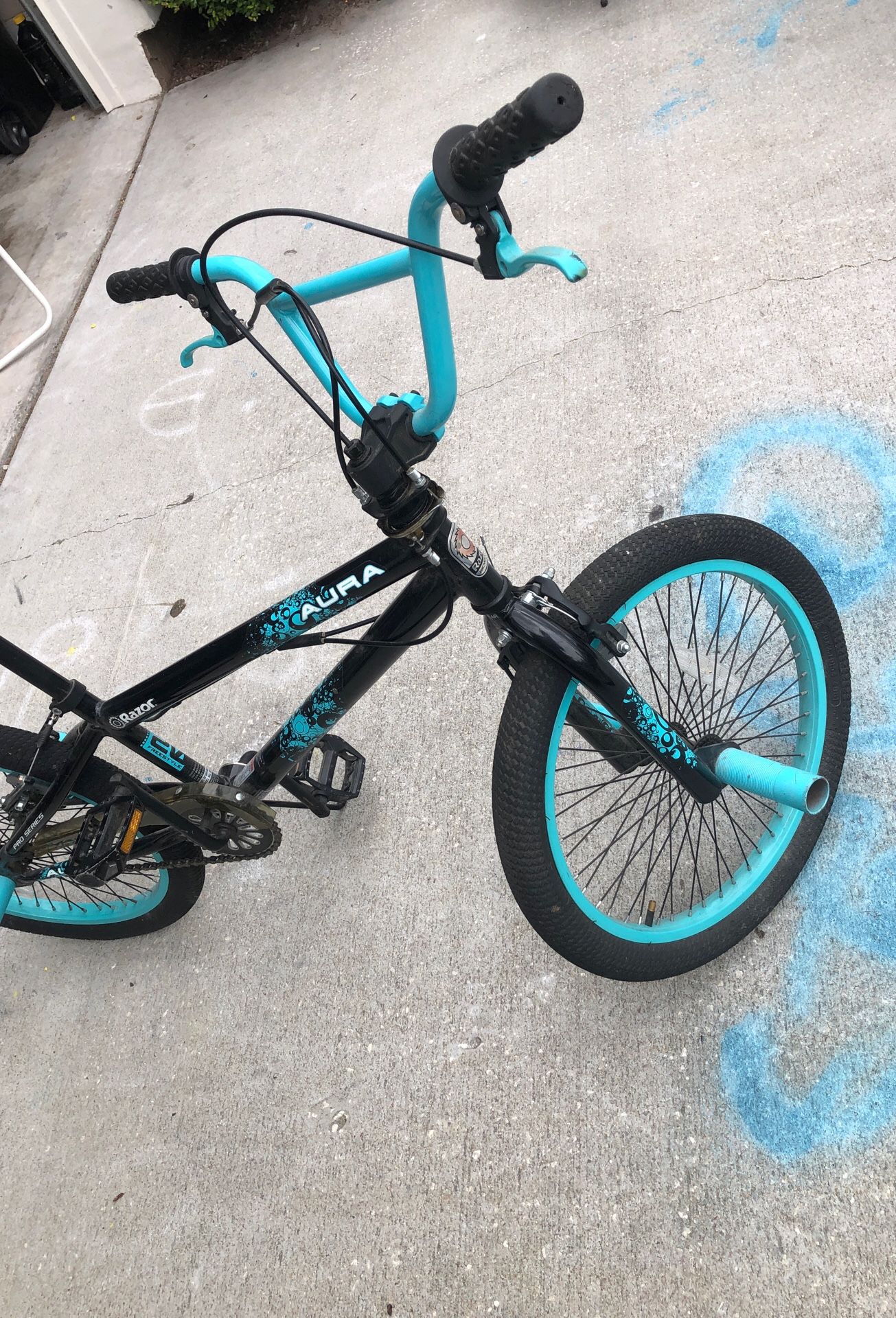 Razor Aura girls 20 bike excellent condition BMX style for Sale