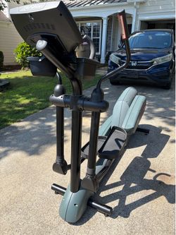 Life Fitness 9500 HR Eliptical