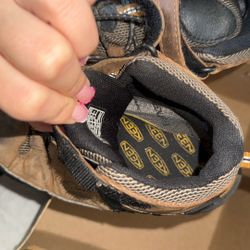 KEEN KIDS HIKING BOOTS