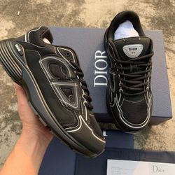 Black Chunky Platform Runner Sneakers Size 42 EU / 9 US 