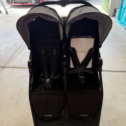 Valcro slim twin stroller DISNEYLAND APPROVED
