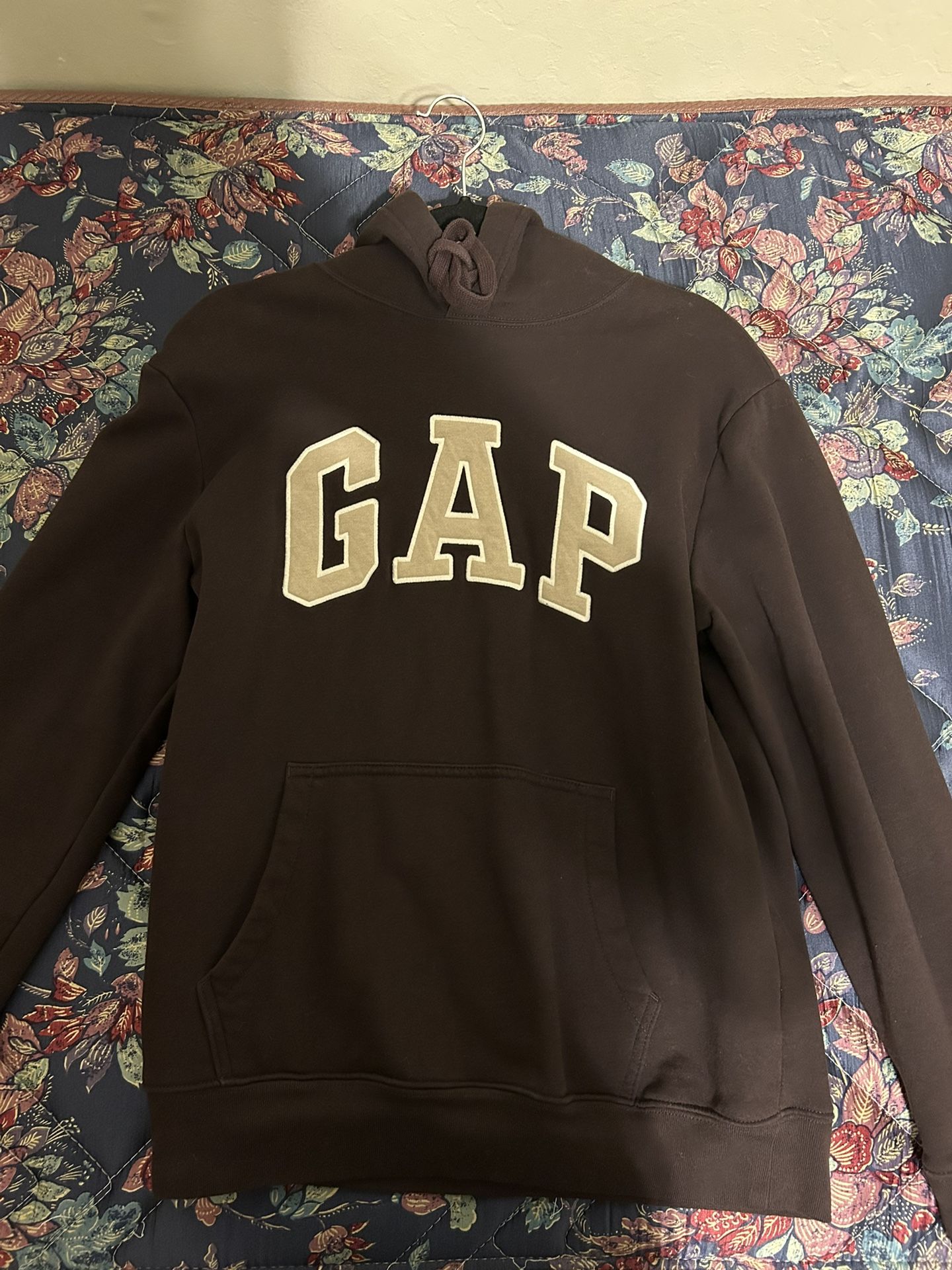 Gap Hoodie Size Medium Brown and light brown for Sale in Fairfield, CA -  OfferUp