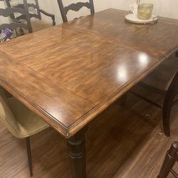 Dining Room Table 