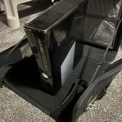 Xbox 360  With Travel Case