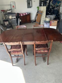 Vintage Solid wood dining table with four chairs