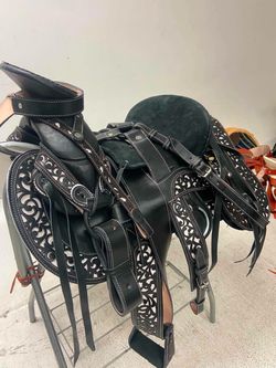 Montura charra cuero lasser fuste forrado