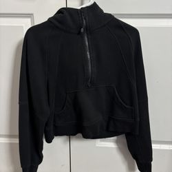 Black lululemon scuba