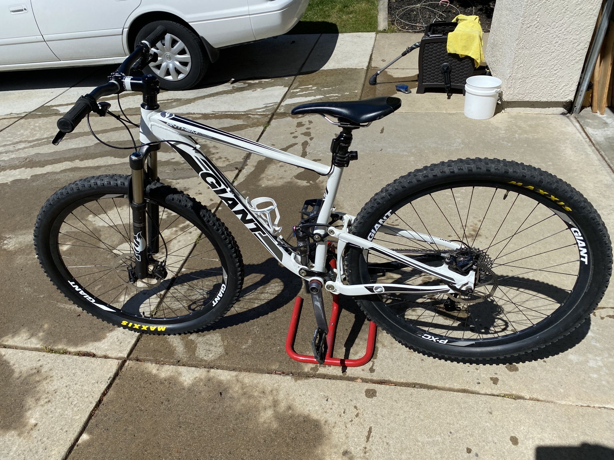 2012 Giant Anthem X 29 Mountain Bike