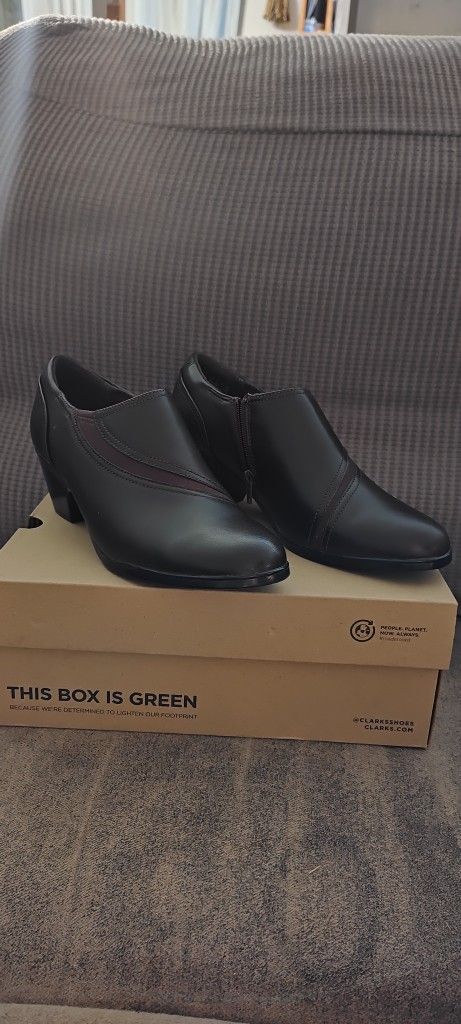 Clarks Woman's Heel Boot Size 11