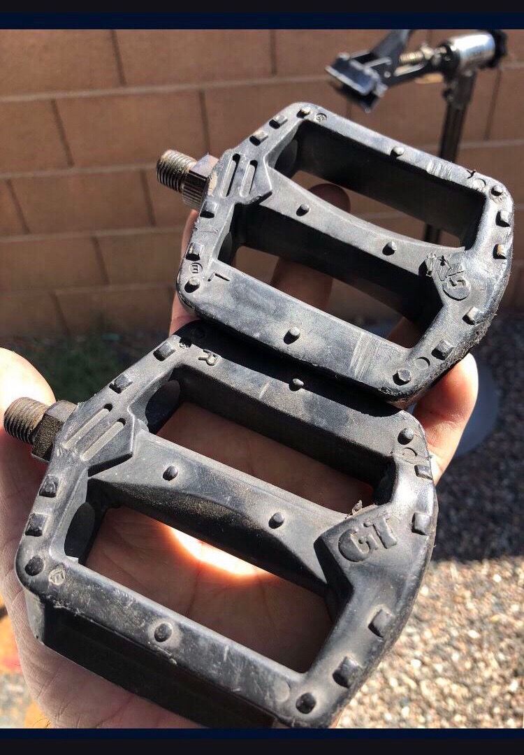 GT PEDALS 1/2