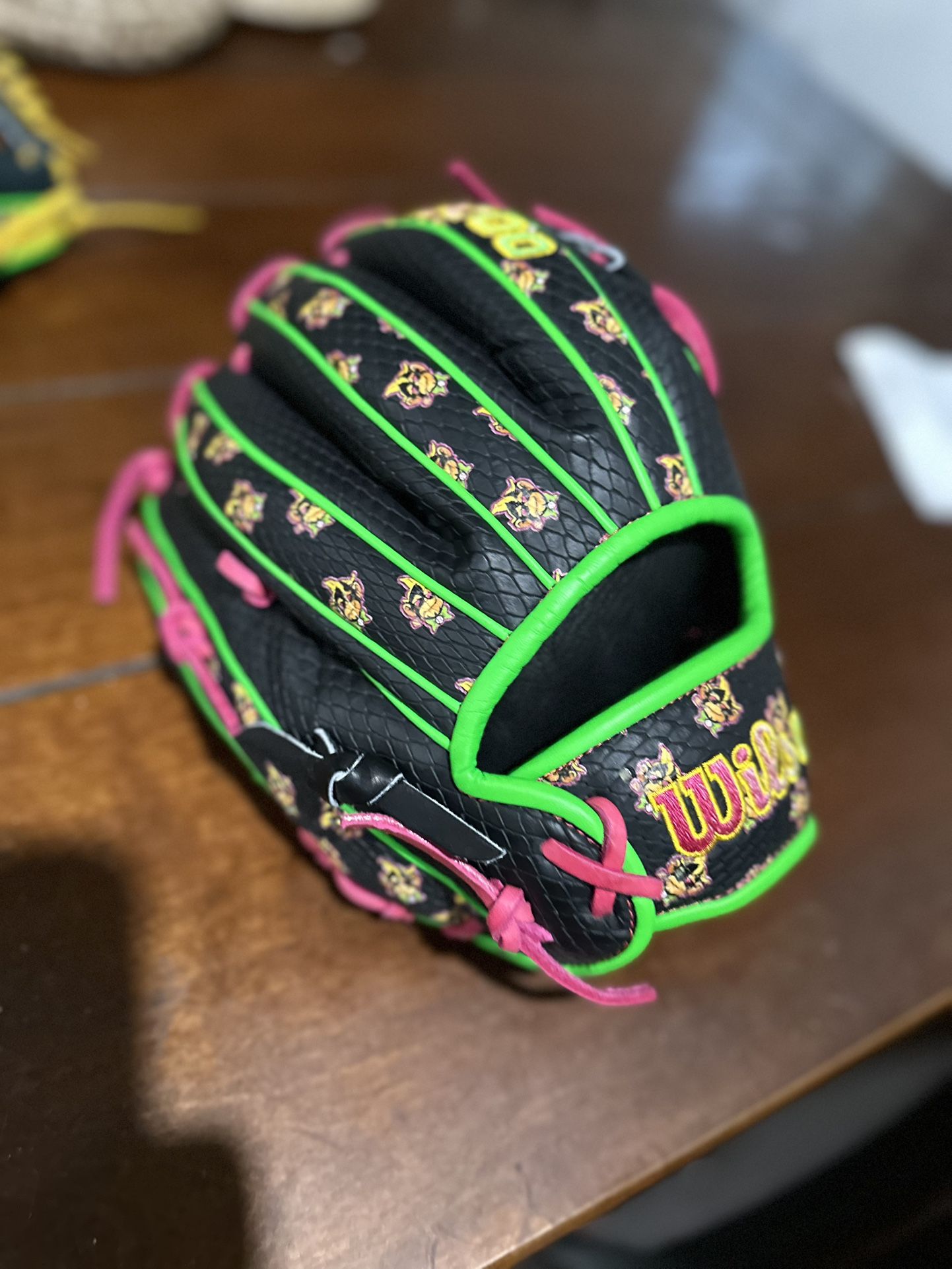 Wilson A2000 11.5 Party Animal Series