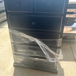Black Chest 5 Or 6 Drawer, 50” $300  Very Good Pibe Quality 