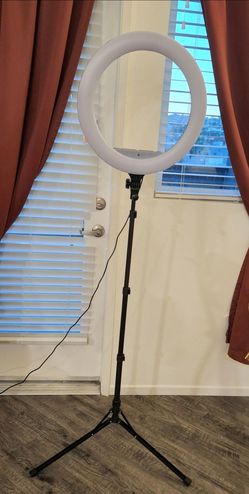 Vivitar 18" LED Ring Light with Adjustable Stand