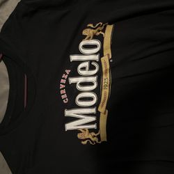 Modelo cerveza shirt