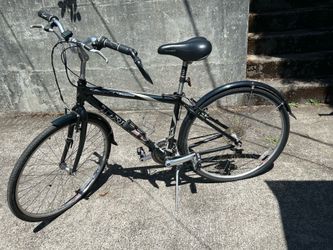 7100 Multitrack Trek Bicycle