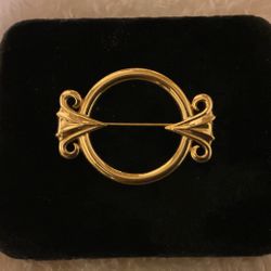 Goldtone Brooch  ( Monet)