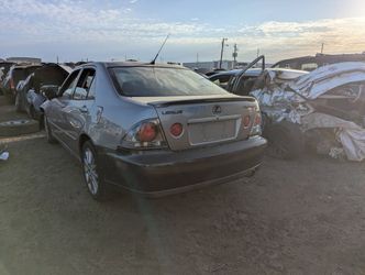 Lexus IS 300 Sedan for Parts