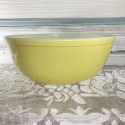 Vintage Pyrex Primary Yellow Nesting Bowl Model #404.