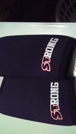 Brand new sling shot elbow sleeves 5mm thick will fit bicep flexed 13-15 EXERCISE