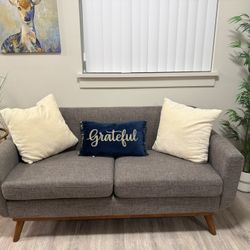 Loveseat Great Condition 