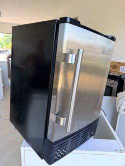 EdgeStar IB120SS Compact Ice Maker — 12 lb/Day | Fabricador de hielo EdgeStar IB120SS — 12 lb/día