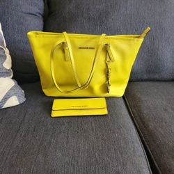 Michael Kors Large Tote Highlighter Yellow