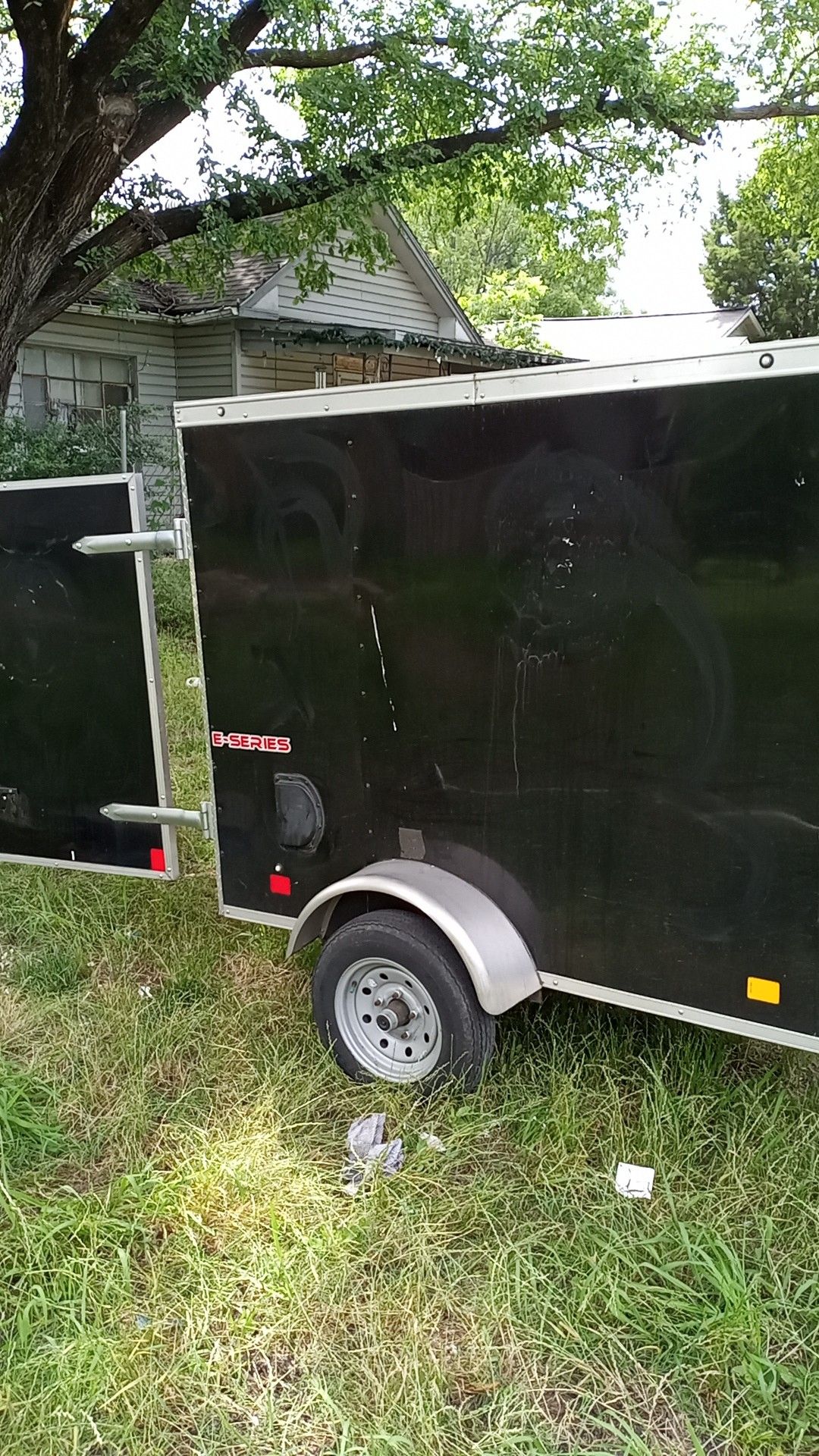 Fully enclosed utility trailer with step up diamond plated edges very clean perfect for tools startup company small moving projects and camping